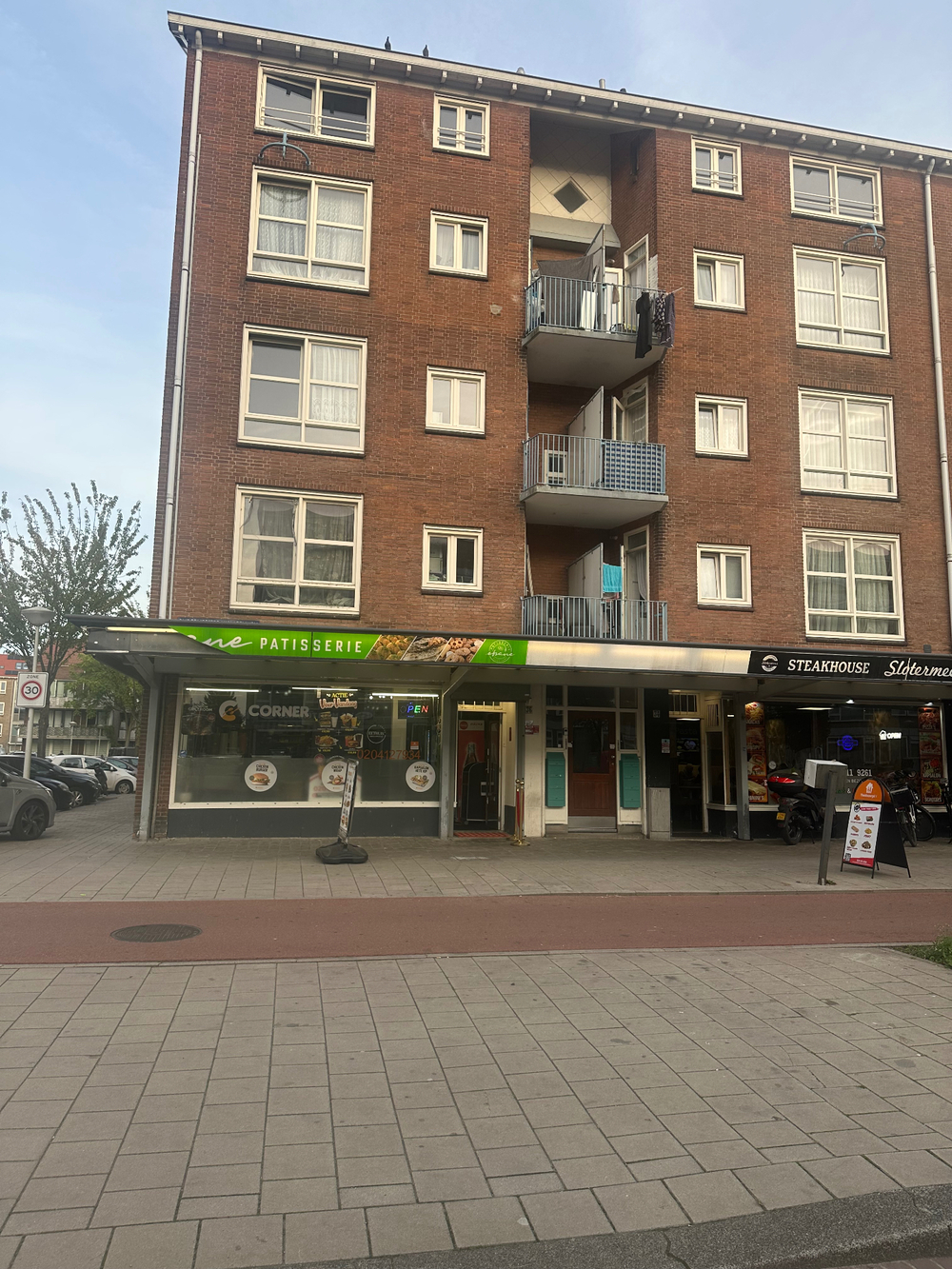 Onze zaak op de Slotermeerlaan